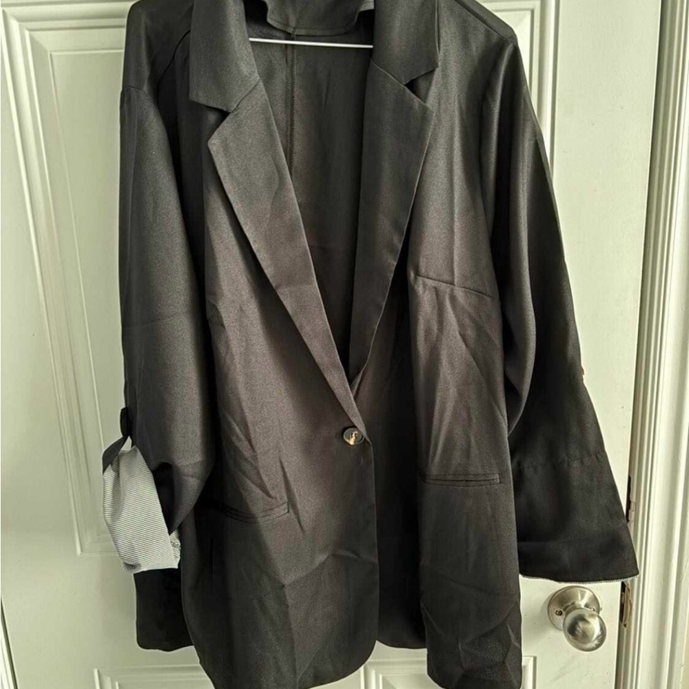 BloomChic Black Blazer Modern Minimalist Suit Jacket